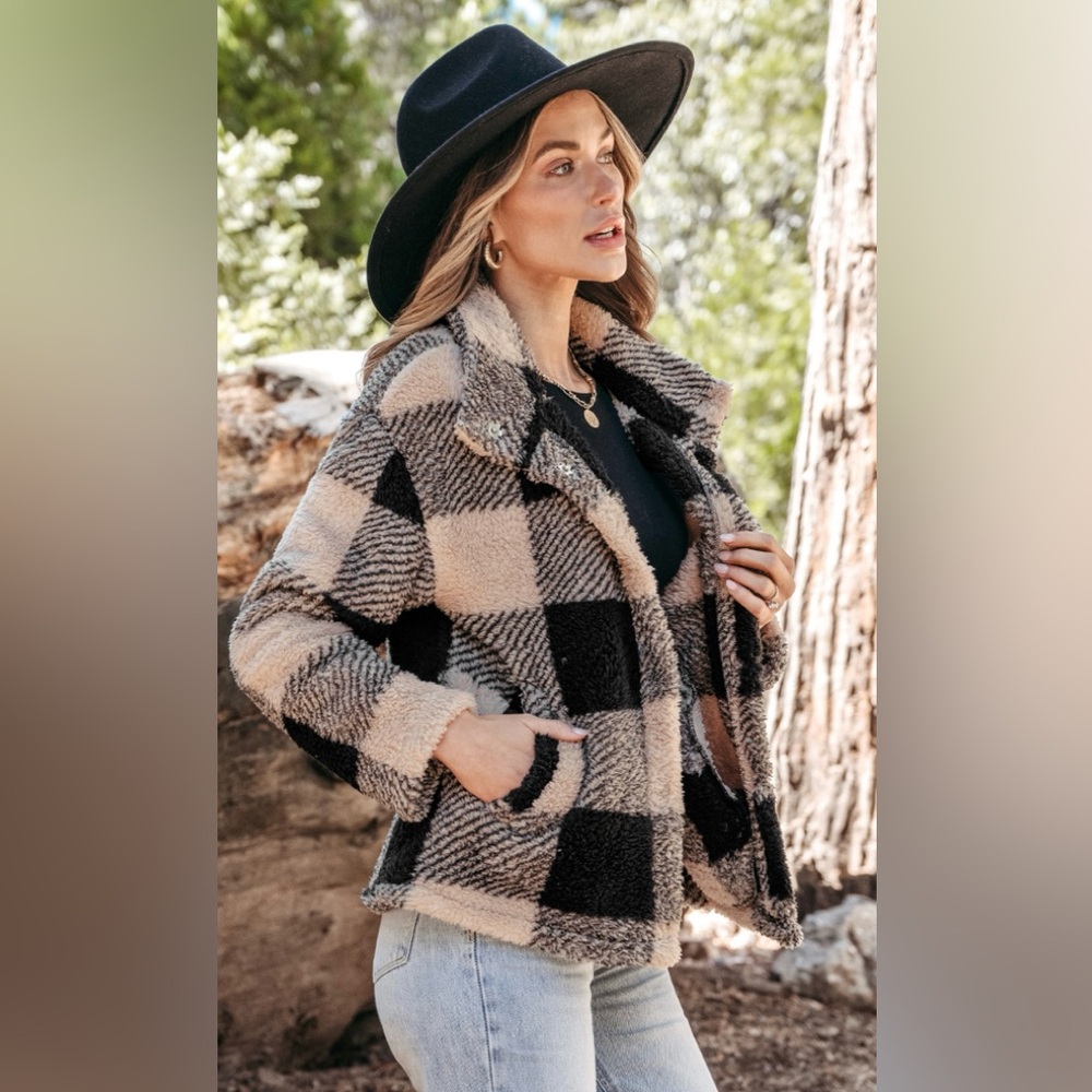Thread & Supply Black and Brown Checkered Teddy Jacket Sz med bin 34